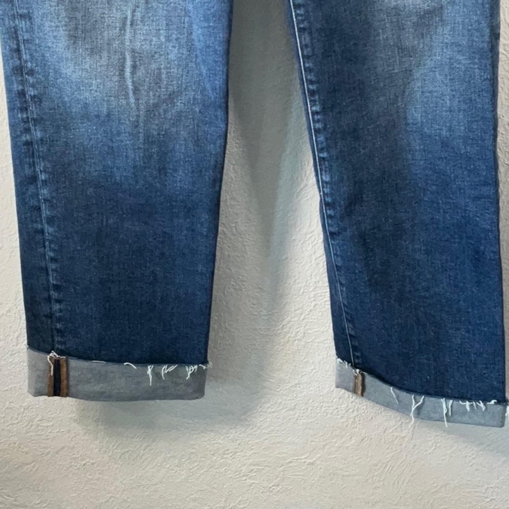 Express Modern Straight Super High Rise Jeans - Picture 2 of 6
